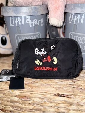 Lululemon x Disney Mickey Mouse Everywhere Belt Bag 1L Black NWT Authentic Rare